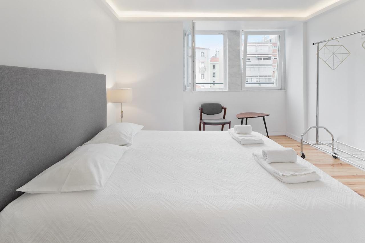 Room With Private Bathroom -Alcantara Lissabon Exterior foto
