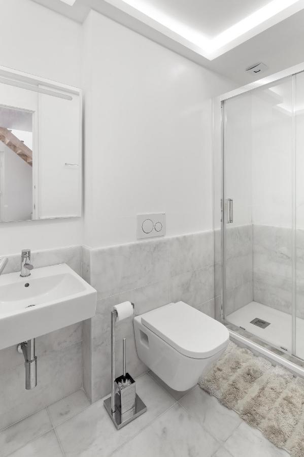 Room With Private Bathroom -Alcantara Lissabon Exterior foto